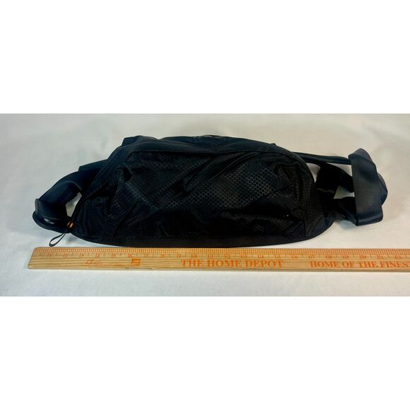 NWOT Fuller Foundary Crossbody Backpack NWOT Black Adjustable Shoulder - Picture 4 of 10